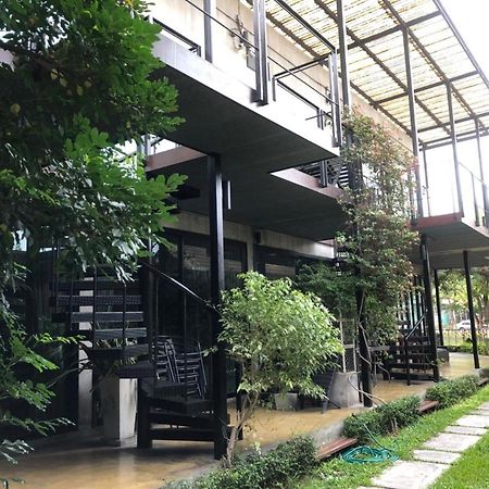 Bed Stop Hotel Chiangmai Chiang Mai Exterior foto